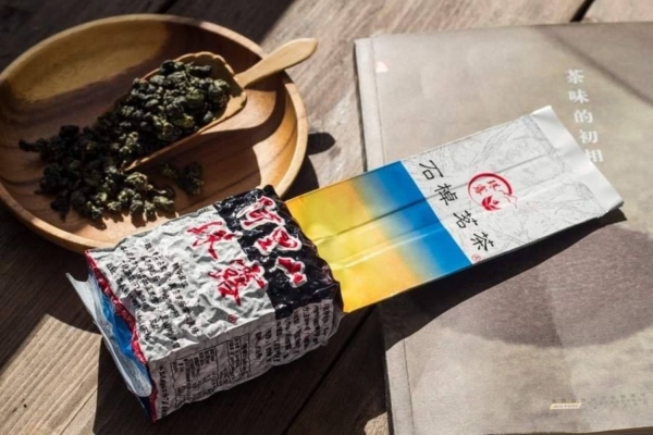 阿里山珠露飄香高山烏龍茶